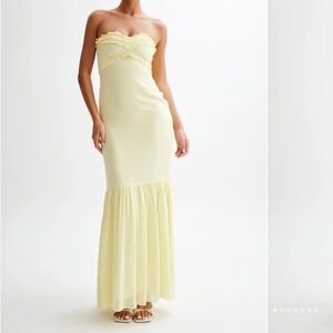 Yellow strapless chiffon gown with ruffles & tulle, size small